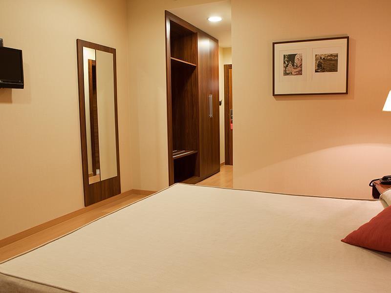 Sercotel Riscal Murcia Room photo