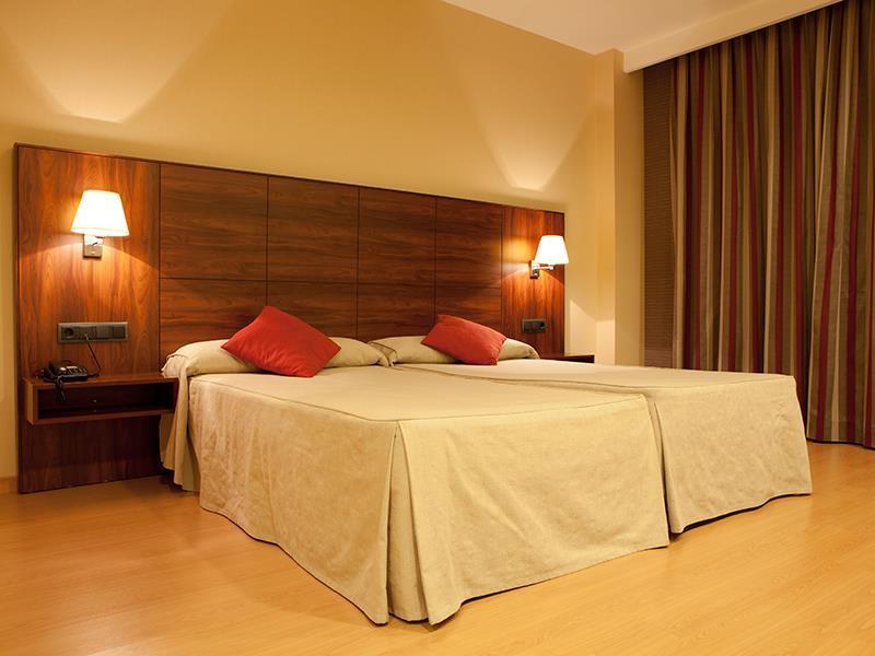 Sercotel Riscal Murcia Room photo